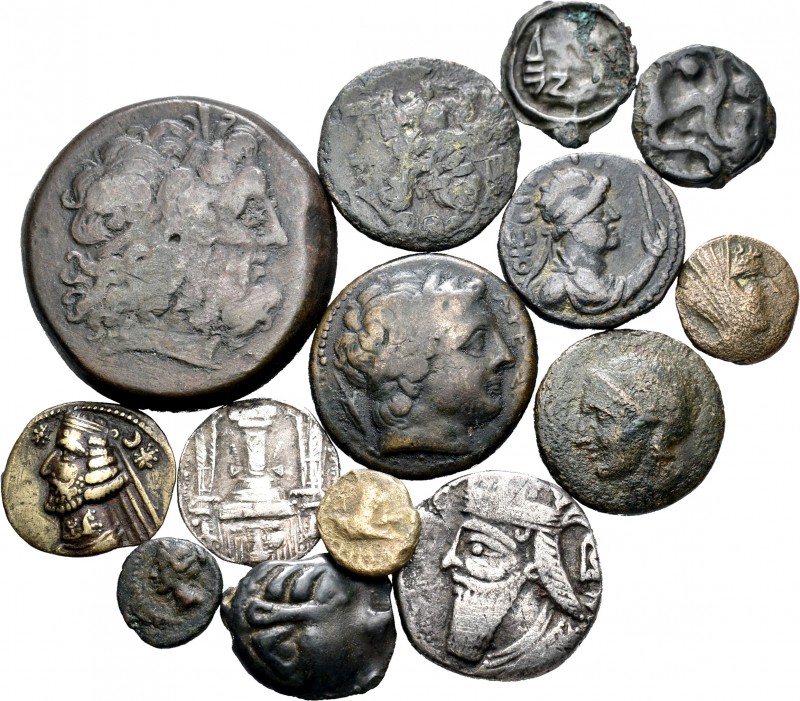 Lote de 14 piezas de la época de Grecia Antigua. A EXAMINAR. BC-/BC+. Est...60,0...