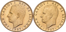 Juan Carlos I (1975-2014). Lote de 2 monedas de 100 pesetas 1983, con las flores de lis hacia arriba y hacia abajo. A EXAMINAR. SC. Est...25,00. Engli...