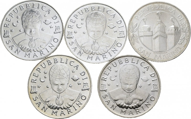San Marino. Lote de 5 piezas de plata, 1 de 100 liras (1997), 4 de 5000 liras (1...