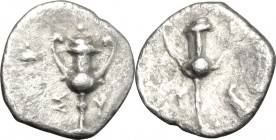 Greek Italy. Southern Apulia, Tarentum. AR Obol, 280-228 BC. D/ Kantharos; around pellets. R/ Kantharos; around pellets. HN Italy 1076. Vlasto 1626. A...