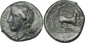 Sicily. Syracuse. Agathokles (317-289 BC). AE 21 mm. D/ Head of Kore left, wearing wreath of corn-ears. R/ Biga right. CNS II, 123. AE. g. 7.45 mm. 21...