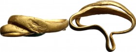 Gold double ring, the bezel engraved with bird.
 Etruscan, 4th century BC.
 17mm. 2.11 g.