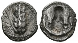 LUCANIA, Metapontium. Dióbolo. (Ar. 0,99g/13mm). 500-465 a.C. (SNG ANS 260; Noe 264). MBC/MBC+. Pequeño defecto en canto.