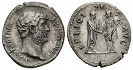 ADRIANO. Denario. (Ar. 3,50g/17mm). 134-138 d.C. Roma. (RIC 237). EBC. Escasa así.