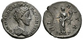 COMODO. Denario. (Ar. 3,44g/19mm). 175-176 d.C. Roma. (RIC 611; RSC 216). MBC+. Grietas.