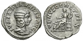 JULIA DOMNA. Denario. (Ar. 3,38g/18mm). 215-217 d.C. Roma. (RIC 389b; Cohen 205). MBC+.