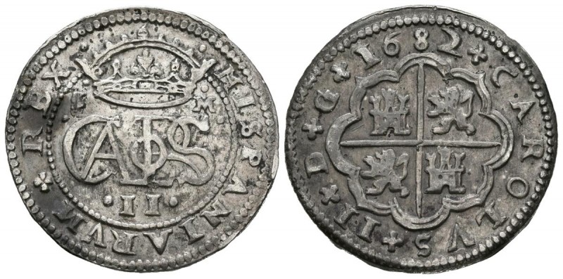 CARLOS II (1665-1770). 2 Reales. (Ar. 6,79g/26mm). 1682. Segovia. (Cal-442). MBC...