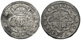 CARLOS II (1665-1770). 2 Reales. (Ar. 6,79g/26mm). 1682. Segovia. (Cal-442). MBC.