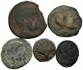 HISPANIA ANTIGUA e IMPERIO ROMANO. Lote compuesto por 3 monedas íberas de diferentes cecas, además de 2 bronces pertenecientes a emperadores del bajo ...
