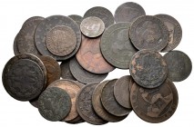 MONARQUIA ESPAÑOLA y CENTNARIO DE LA PESETA. Lote de 34 monedas de cobre comprendidos entre el reinado de Carlos III y el Gobierno Provisional. Difere...