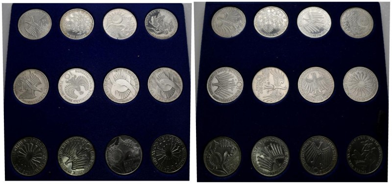 COLECCIÓN. Colección compuesta por 24 monedas conmemorativas de plata de las Oli...