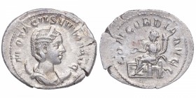 247 dC. Octavilia Severa. Mediolanum. Antoniniano. RIC 125. Ae. r/ CONCORDIA AVGG. Concordia sentada a izquierda con cuerno de la abundancia. Ar. 3,81...