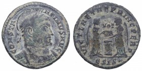 319-20 dC. Constantino I (307-337). Siscia. Follis. Ae. 2,25 g. CONSTA-NTINVS AVG. Busto de Constantino con casco laureado y acorazadao a la derecha. ...