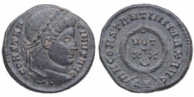 322-25 dC. Constantino I (307-337). Ticinum. Follis. Ae. 3,22 g. CONSTAN-TINVS AVG. Cabeza de Constantino laureada a la derecha. /DN CONSTANTINI MAX A...