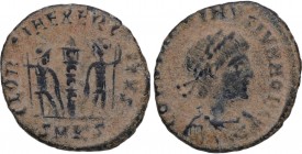 335-337 dC. Constantino II. Cyzicus. GLOR•IA EXERCITVS. RIC VII Cyzicus 136. Ae. 1,23 g. Gloira Exercitis. BC+. Est.20.