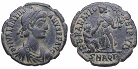 378-383 dC. Valentiniano II. Aquileia. Follis. Ae. 4,44 g. DN VANLENTINI-ANVS PF AVG. Busto de Valentiniano con diadema de oerlas, drapeado y acorazad...
