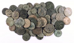 Lote de 67 bronces del Bajo Imperio, incluye 1 plomo bizantino. Total 68 piezas. A examinar. RC/MBC+.