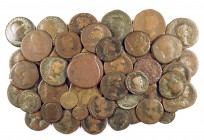 Lote de bronces antiguos formado por: 3 unidades ibéricas, 32 del Alto Imperio y 11 del Bajo Imperio, se incluye 1 jetón. Total 47 monedas. A examinar...