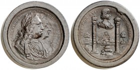 (1725). Austria. Carlos VI. Carlos VI, Isabel Cristina y ¿José I?. (MHE. 476, mismo ejemplar). 7,43 g. Ø40 mm. Madera prensada. Muy rara. MBC+.