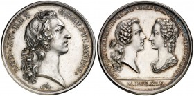 1745. Francia. Luis XV. Boda del Delfín Luis Fernando con la Infanta María Teresa de España. (MHE. falta). 31,46 g. Ø42 mm. Plata. Grabador: F.J. Mart...