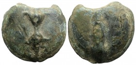 Northern Apulia, Luceria, c. 225-217 BC. Cast Æ Quatrunx (44mm, 98.09g). Libral standard. Thunderbolt on a raised disk. R/ Club; four pellets to r.; a...