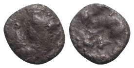 Southern Apulia, Tarentum, c. 380-325 BC. AR Diobol (11mm, 1.04g, 6h). Head of Athena r., wearing crested helmet decorated with circles. R/ Herakles k...