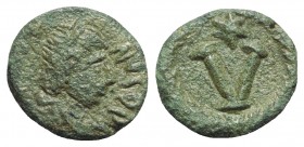 Justinian I (527-565). Æ 5 Nummi (10mm, 1.16g, 6h). Imitative (Sicilian?) mint, 538-565. Diademed, draped and cuirassed bust r. R/ Large V within wrea...