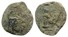 Leo III (717-741). Æ 40 Nummi (20mm, 4.10g, 6h). Syracuse, 717-720. Leo standing facing, wearing helmet and loros, and holding spear in r. hand and gl...