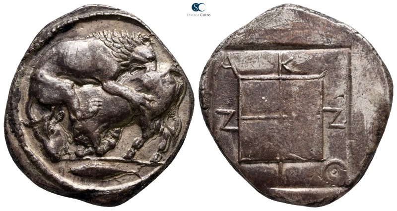 Macedon. Akanthos 470-430 BC. 
Tetradrachm AR

28 mm., 16,77 g.

Lion to ri...