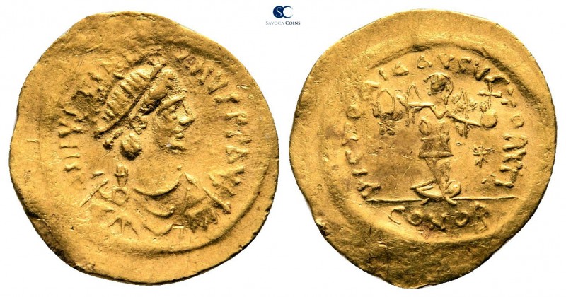 Justinian I AD 527-565. Constantinople
Tremissis AV

16 mm., 1,50 g.

D N I...