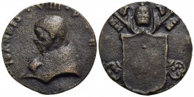 PAPALI - Giovanni IX (898-900) - Medaglia - Busto a s. con camauro - R/ Stemma vuoto su chiavi decussate e triregno Ø: 36 mm. - (AE g. 20,42) Di resti...
