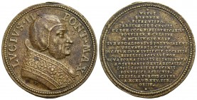 PAPALI - Lucio II (1144-1145) - Medaglia - Busto a d. con camauro e piviale - R/ Scritta Opus: Vestner Ø: 37 mm. - (AE g. 21,13) Di restituzione Lauff...