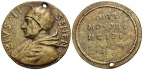 PAPALI - Pio II (1458-1464) - Medaglia - Busto con camauro e mozzetta a s. - R/ Scritta in tre righe Opus: Hamerani - (AE g. 26,69) Mod. 72 Di restitu...