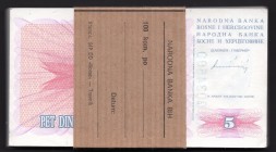 Bosnia & Herzegovina Original Bundle with 100 Consecutive Banknotes 1994
5 Dinara 1994; P# 40a; 100 Consecutive Banknotes # 0034401-0034500