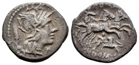Domitia. Denario. 128 a.C. Roma. (Ffc-680). (Craw-261/1). (Cal-543). Rev.: Victoria con corona, en biga a derecha, debajo guerrero luchando contra leó...
