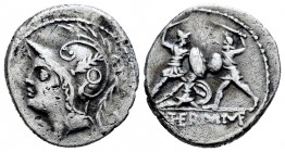 Minucia. Denario. 103 a.C. Roma. (Ffc-928). (Craw-319/1). (Cal-1029). Anv.: Cabeza de Marte a izquierda. Rev.: Dos soldados combatiendo, entre ellos, ...
