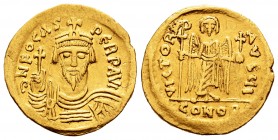 Focas. Sólido. 602-610 d.C. Constantinopla. (Seaby-620). Anv.: N FOCAS PERP AV. Busto coronado, de frente, sosteniendo globo crucífero. Rev.: VICTORIA...