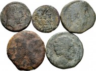 Lote de 5 bronces de Hispania Antigua (3), República Romana (1) e Imperio Romano (1). A EXAMINAR. BC-/BC+. Est...60,00. / Lote de 5 bronces de Hispani...