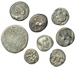 7 divisores y 1 dracma: Byzantium, Chersonesos tracio (2), Thasos (2), Aigai, Iliria, R. de Tracia, Saratokos. Total 8 monedas. MBC-/MBC+. Muy interes...