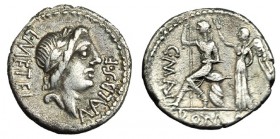 CAECILIA. Denario. Roma (96 a.C.). A/ Cabeza de Apolo sin marca bajo el cuello. FFC-212. SB-46a. MBC.