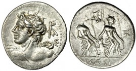 CAESIA. Denario. Roma (112-114 a.C.). A/ Busto diademado de Apolo Vejovis con haz de rayos, visto por la espalda, detrás, AP en monograma. R/ Los dios...