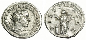 TREBONIANO GALO. Antoniniano. Mediolanum (251-253). R/ Ley.: PIETAS AVGG. Reacuñado sobre otra moneda de la que se aprecia en el rev.: TRP. XVI CO.. R...
