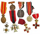 8 condecoraciones: San Hermenegildo, Mérito Militar (2), División Azul, Campaña del Sahara, Alzamiento, Falange, INI. MBC/EBC.