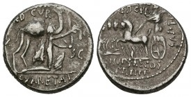 GENS AEMILIA. Denario. (Ar. 3,96g/12mm). 58 a.C. Roma. (Crawford 422/1b; FFC 123). MBC.