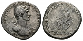 ADRIANO. Denario. (Ar. 3,01g/18mm). 117 d.C. Roma. (RIC 4c). MBC.