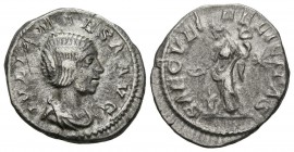 JULIA MAESA. Denario. (Ar. 3,45g/19mm). 221-222 d.C. Roma. (RIC 272). MBC.