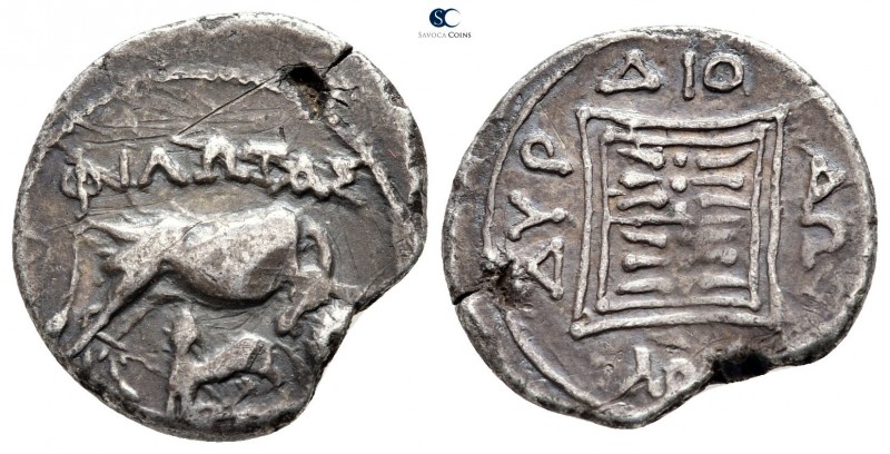 Illyria. Dyrrhachion circa 229-100 BC. 
Victoriatus AR

17 mm., 2,90 g.


...