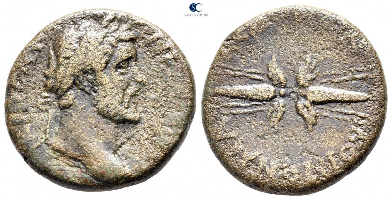 Macedon. Koinon of Macedon. Antoninus Pius AD 138-161. 
Bronze Æ

25 mm., 10,...