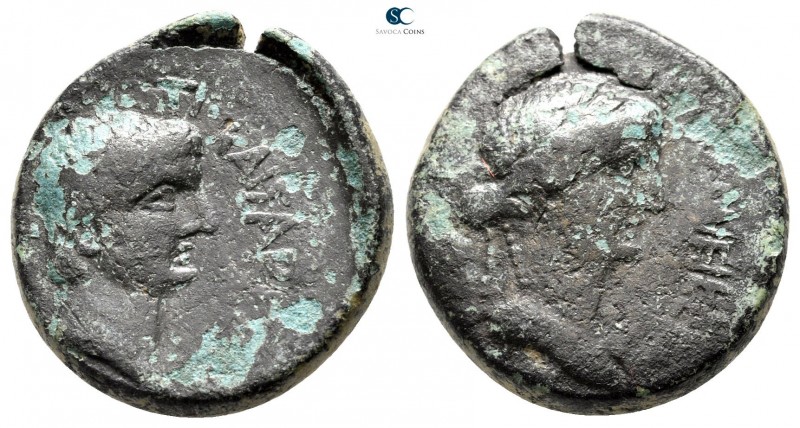 Macedon. Thessalonica. Tiberius and Livia AD 14-37. 
Bronze Æ

23 mm., 9,17 g...