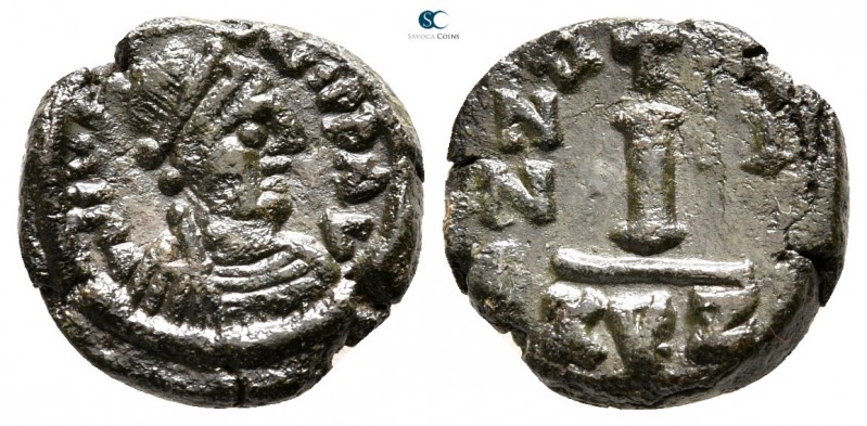 Justin I AD 518-527. Cyzicus
Decanummium Æ

14 mm., 2,85 g.



very fine